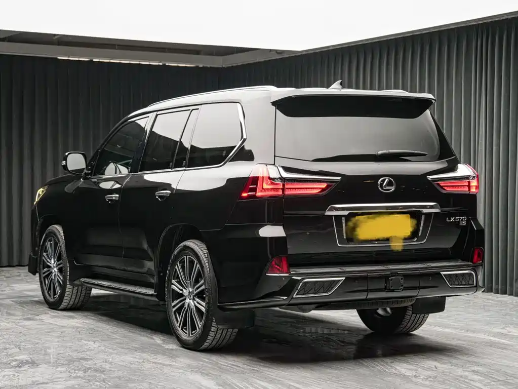 Lexus LX — фото 6