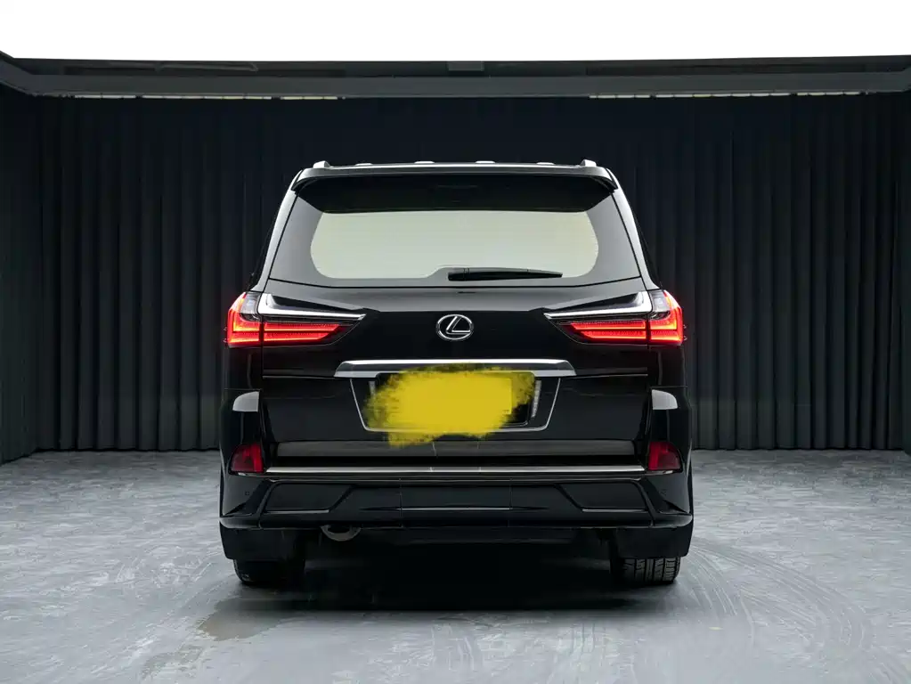 Lexus LX — фото 5