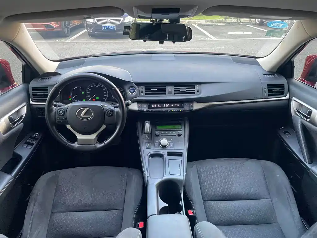 Lexus CT — фото 3
