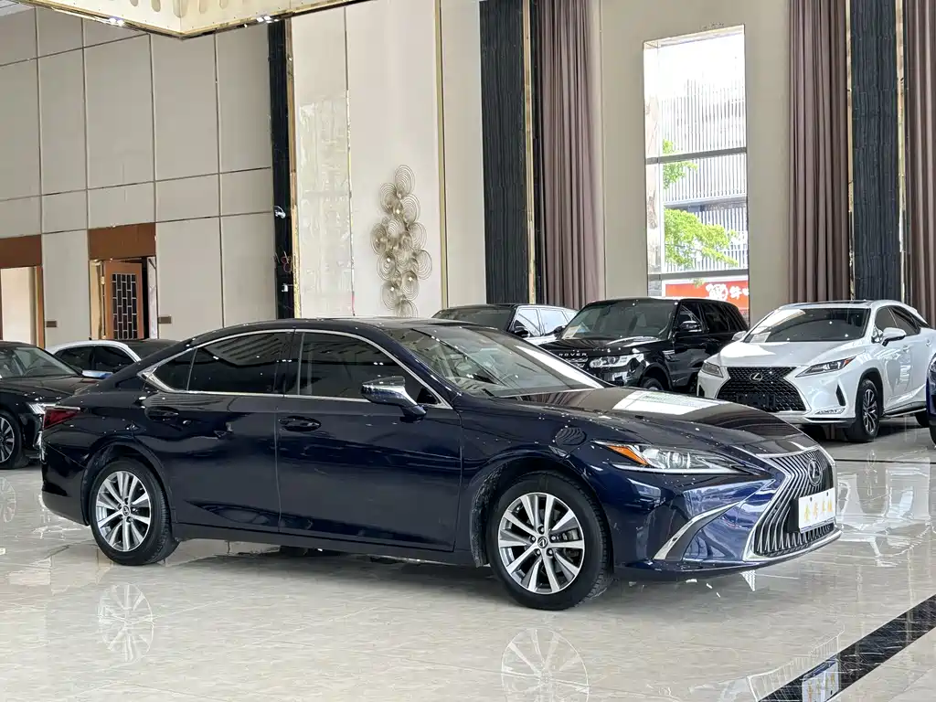 Lexus ES — фото 3