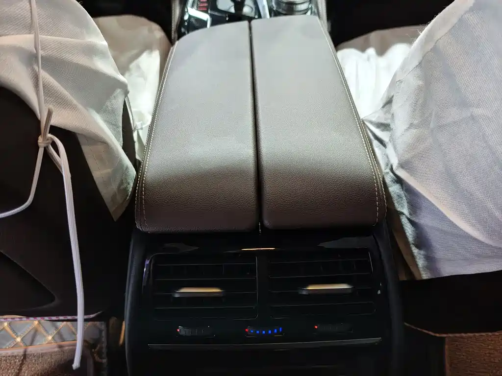 BMW 5 Series — фото 15