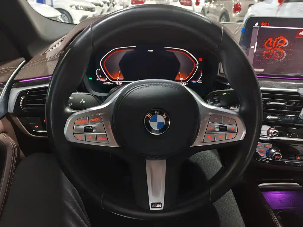 BMW 5 Series — фото 10