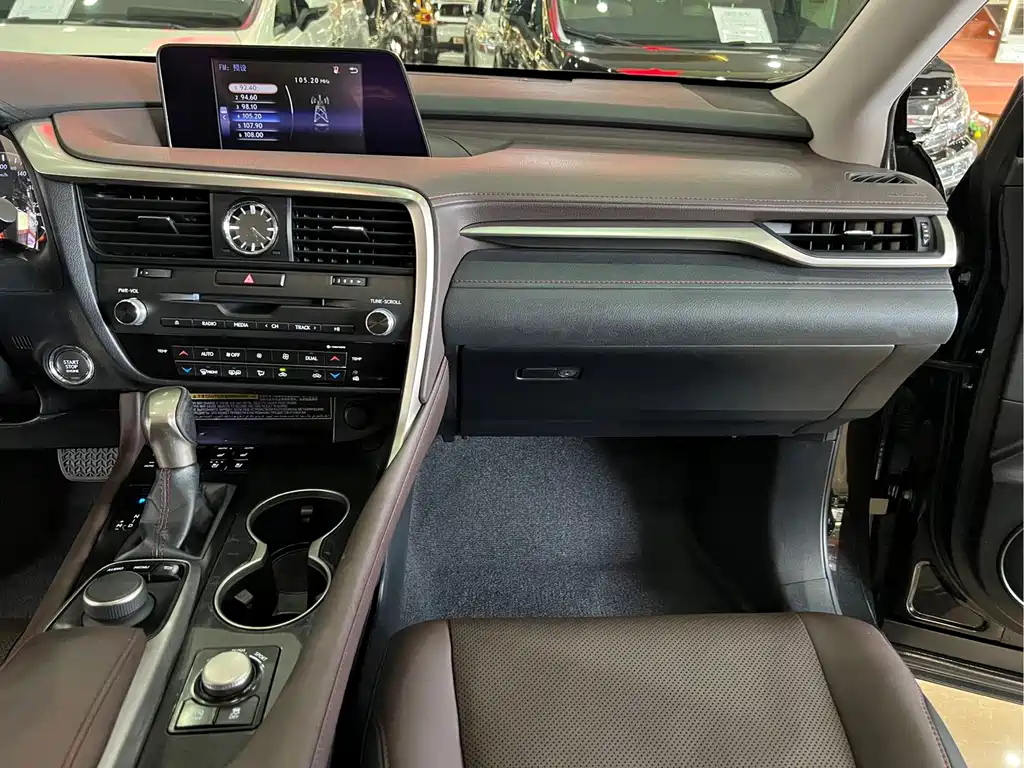 Lexus RX — фото 15