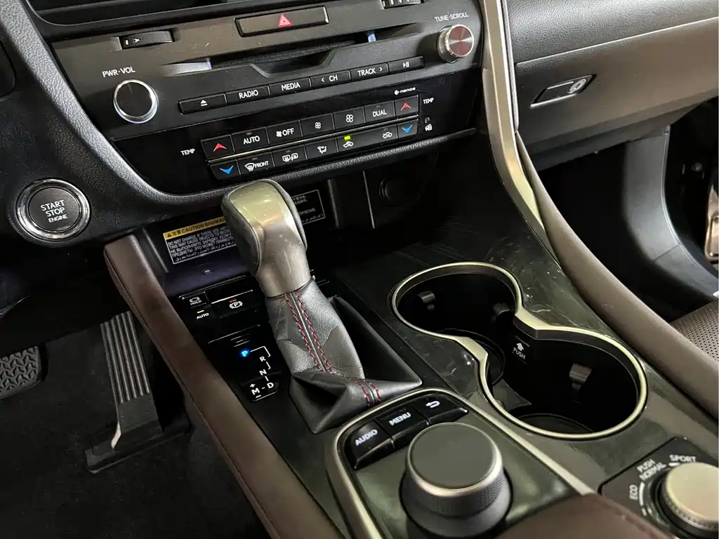 Lexus RX — фото 17