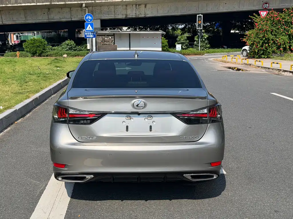 Lexus GS — фото 19