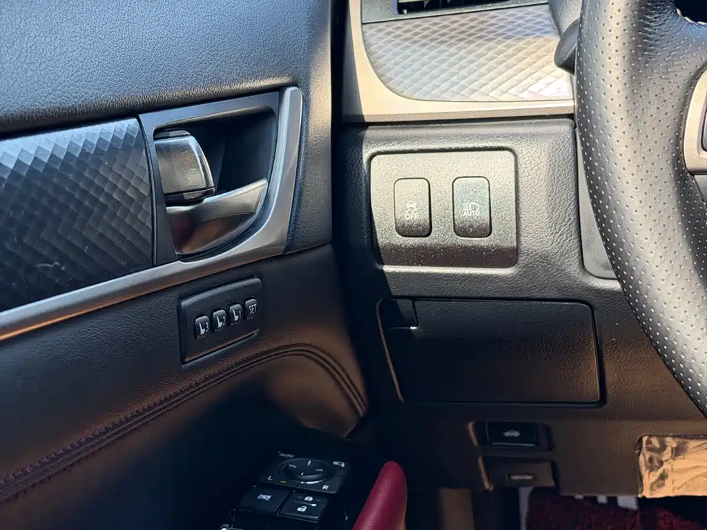 Lexus GS — фото 10