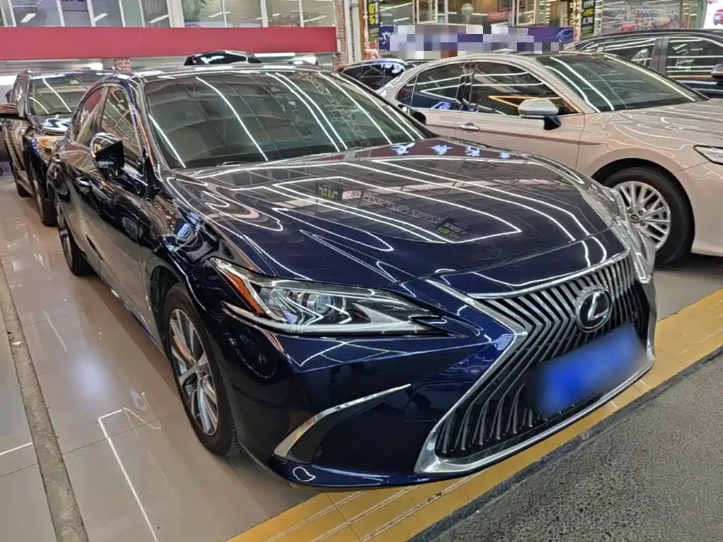 Lexus ES — фото 4