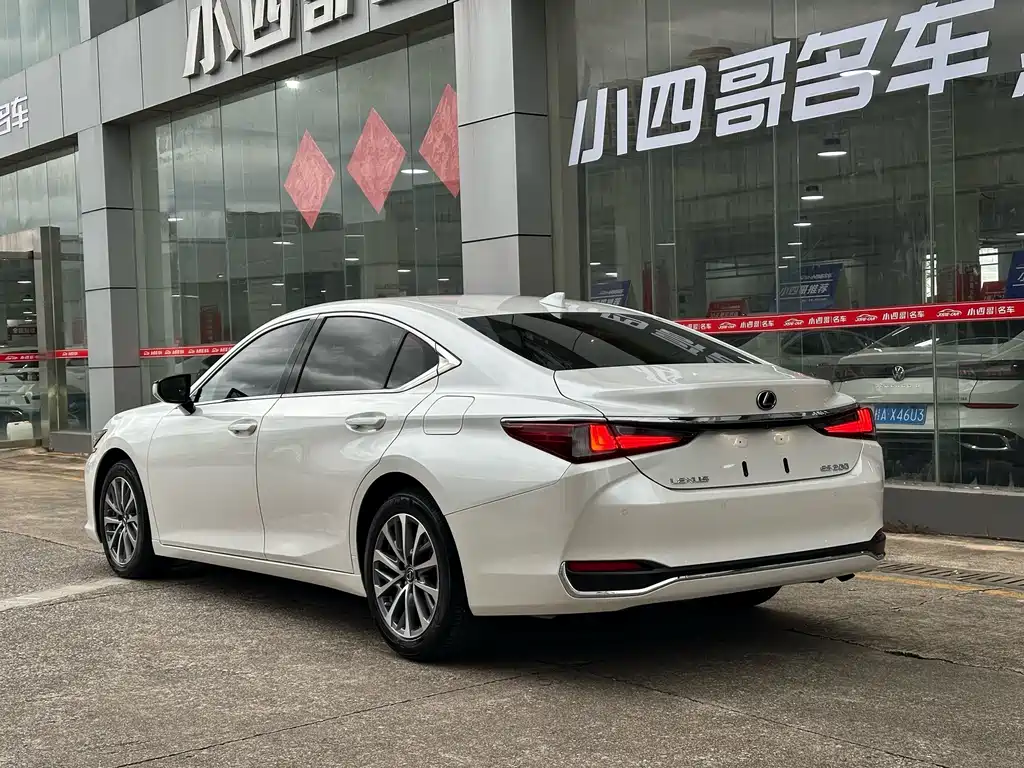 Lexus ES — фото 3