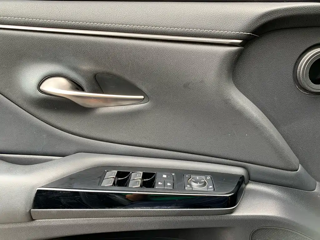 Lexus ES — фото 19
