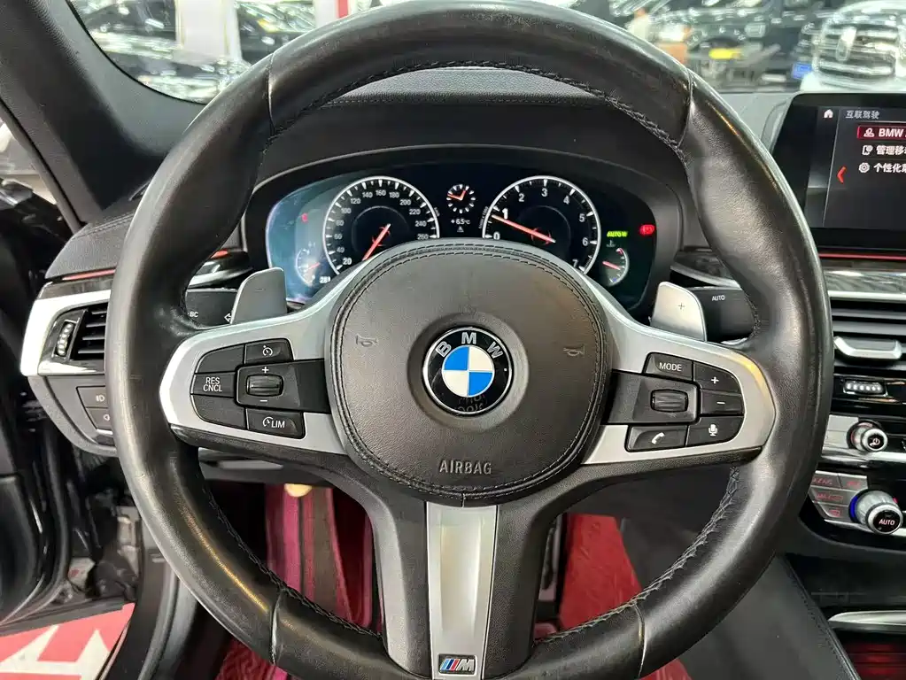 BMW 5 Series — фото 11