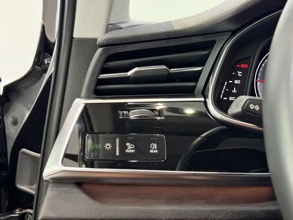 Audi Q7 — фото 11