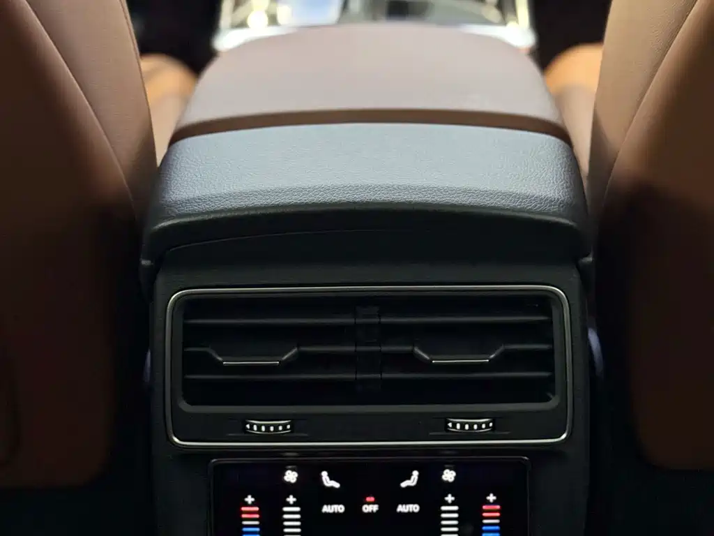 Audi Q7 — фото 15