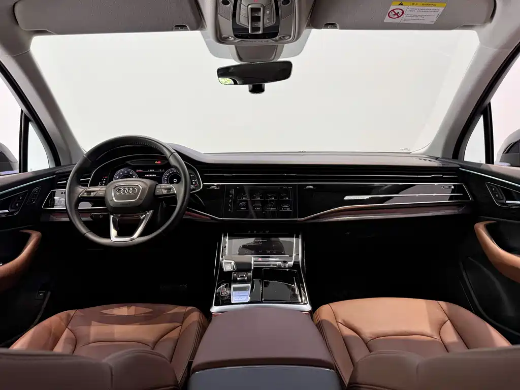 Audi Q7 — фото 19
