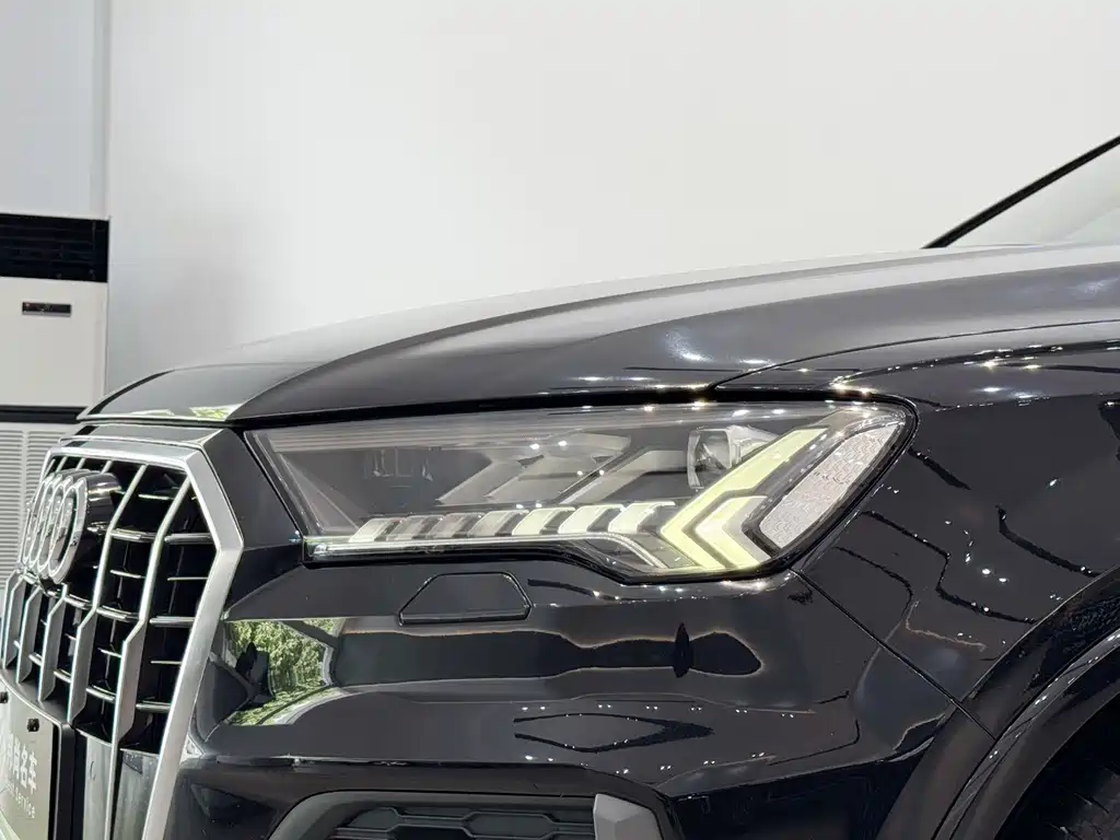 Audi Q7 — фото 3