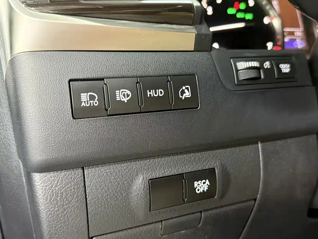 Lexus LX — фото 20