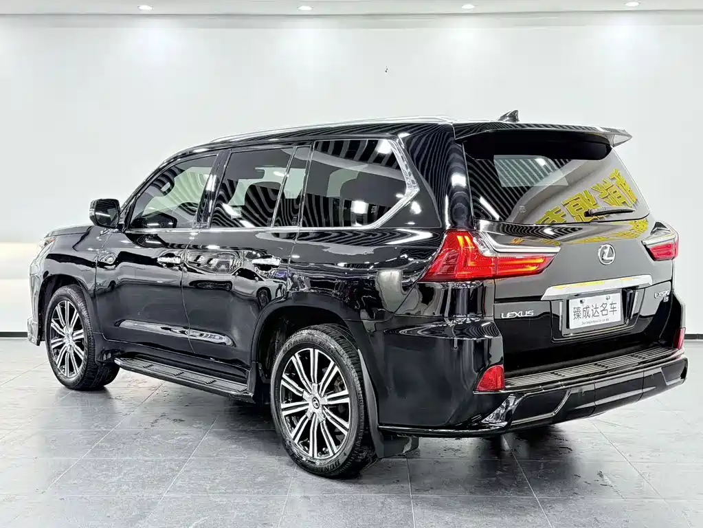 Lexus LX — фото 4