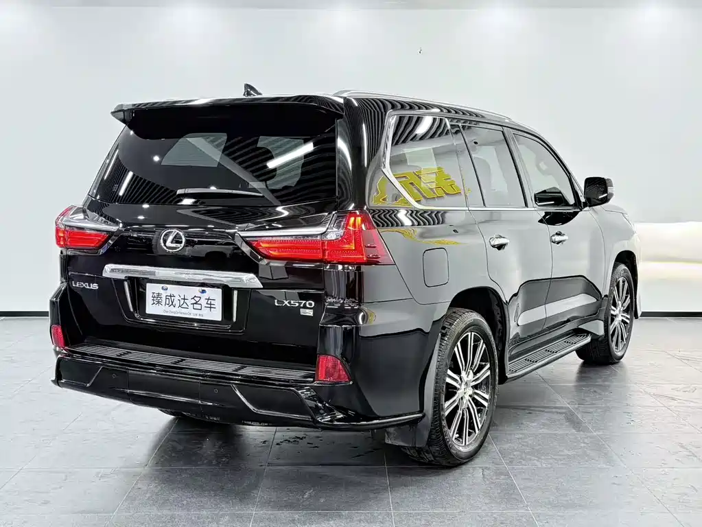Lexus LX — фото 5