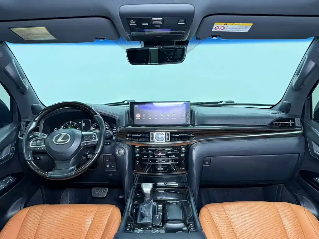 Lexus LX — фото 7