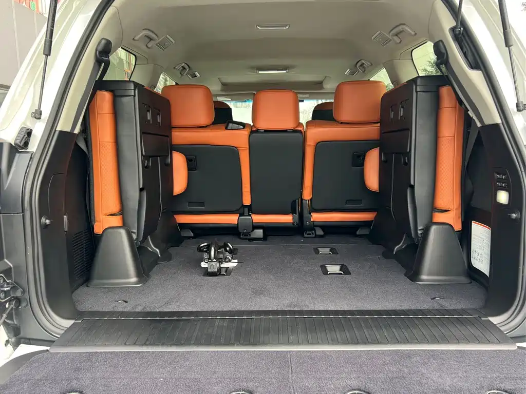 Lexus LX — фото 20