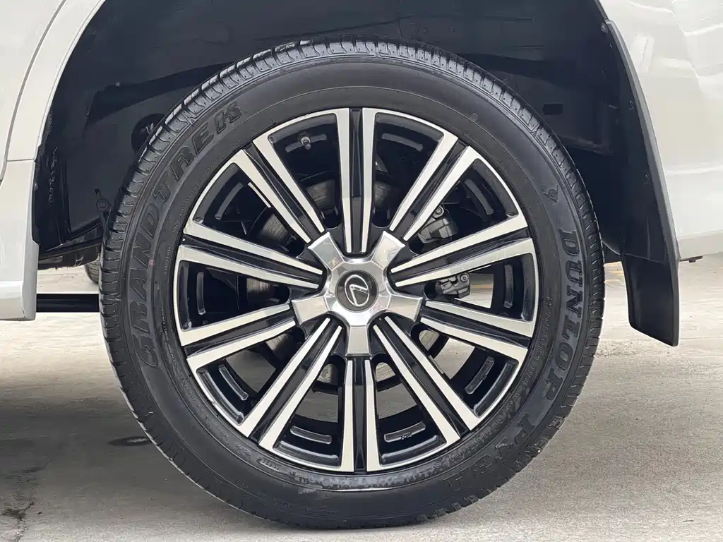 Lexus LX — фото 3