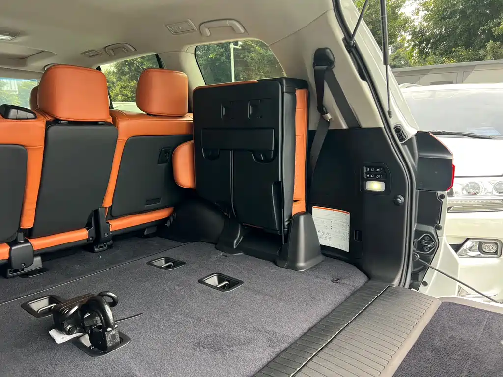 Lexus LX — фото 21