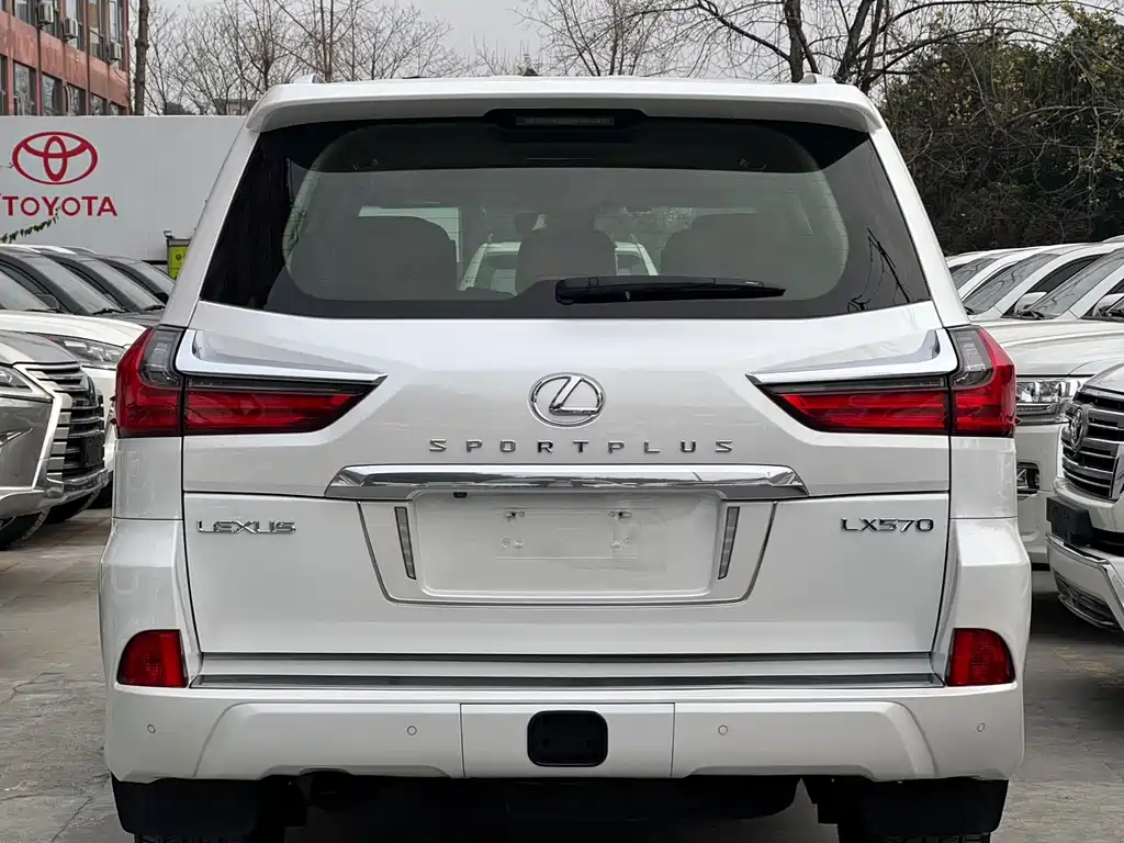 Lexus LX — фото 4
