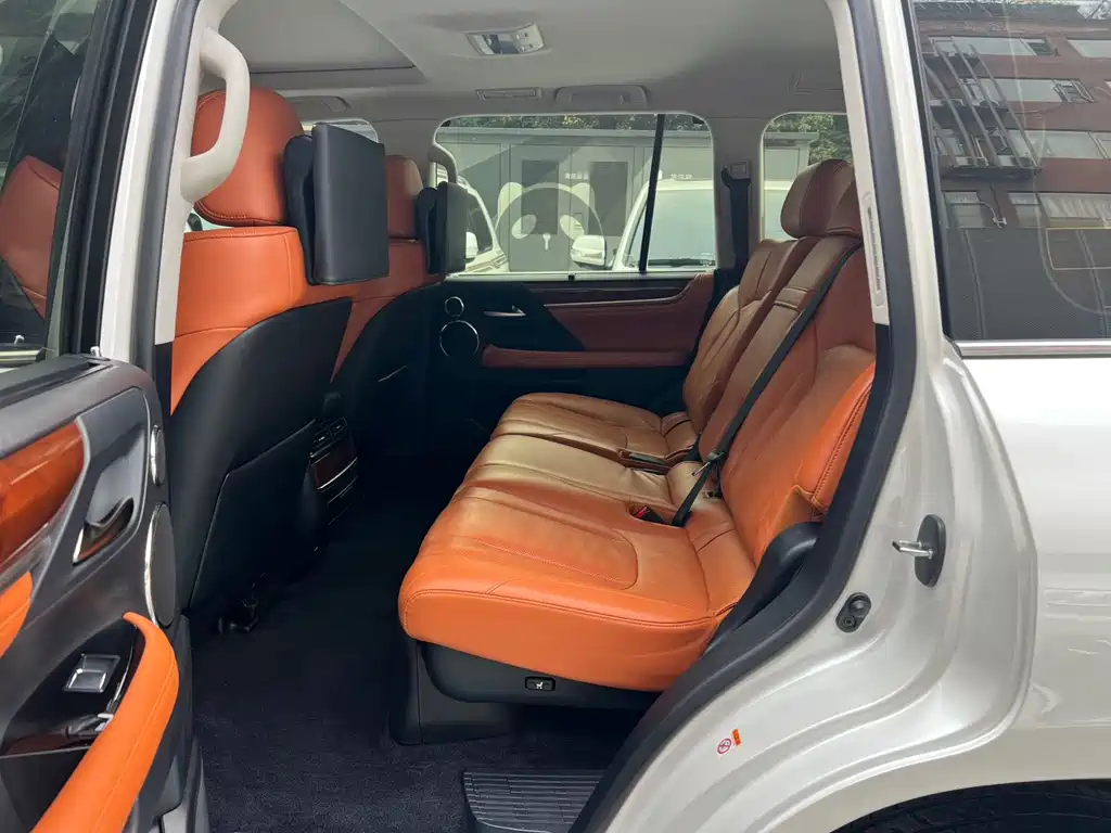 Lexus LX — фото 6