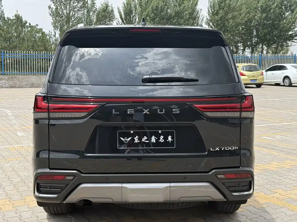 Lexus LX — фото 3