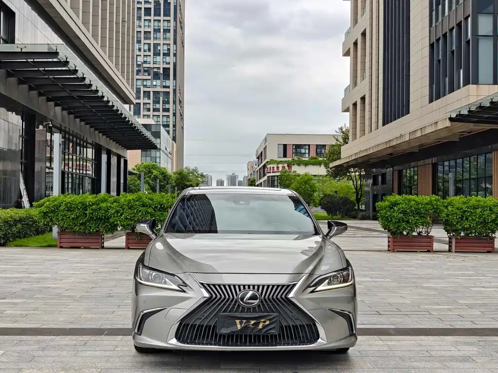 Lexus ES — фото 2