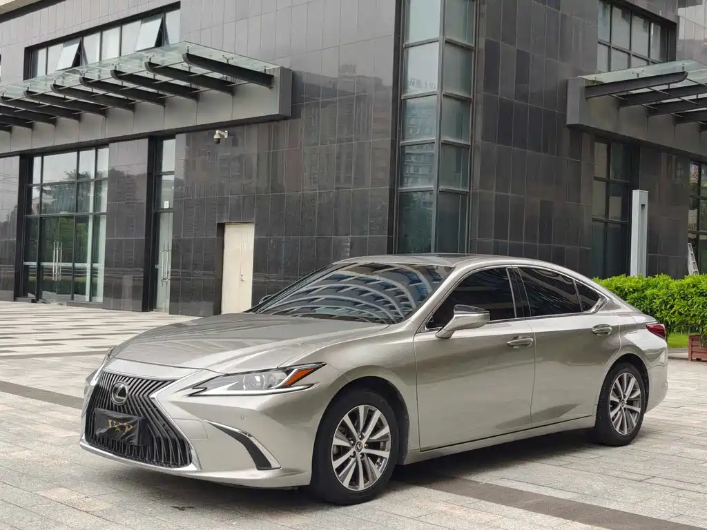 Lexus ES — фото 3
