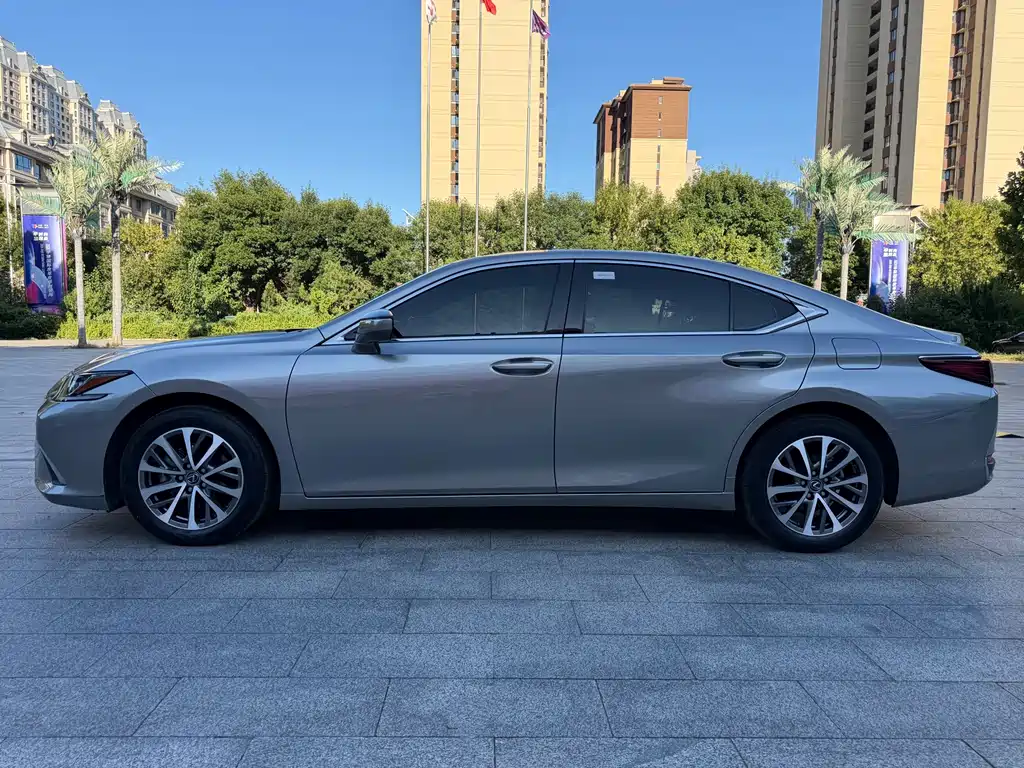 Lexus ES — фото 3