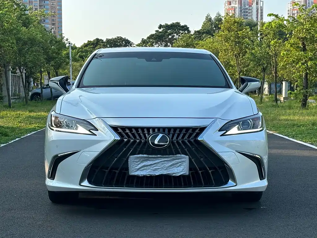 Lexus ES — фото 2