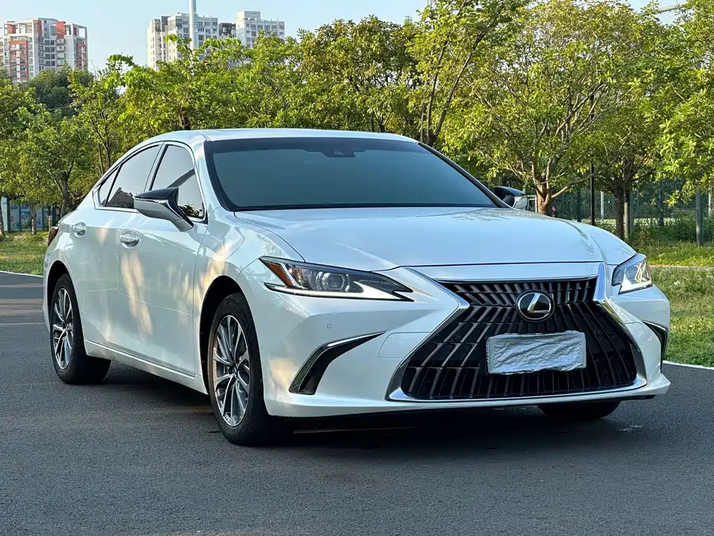 Lexus ES — фото 3