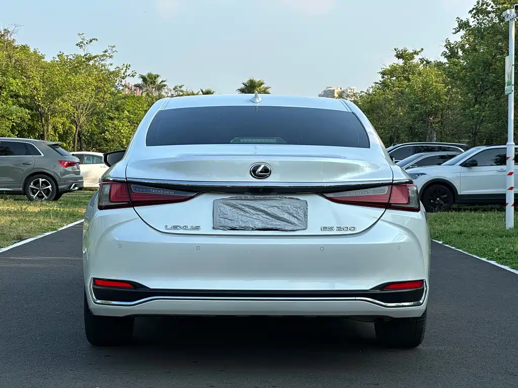 Lexus ES — фото 5
