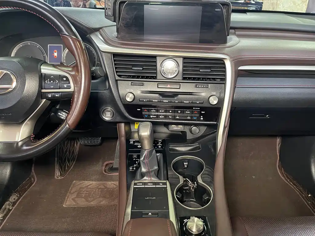 Lexus RX — фото 11