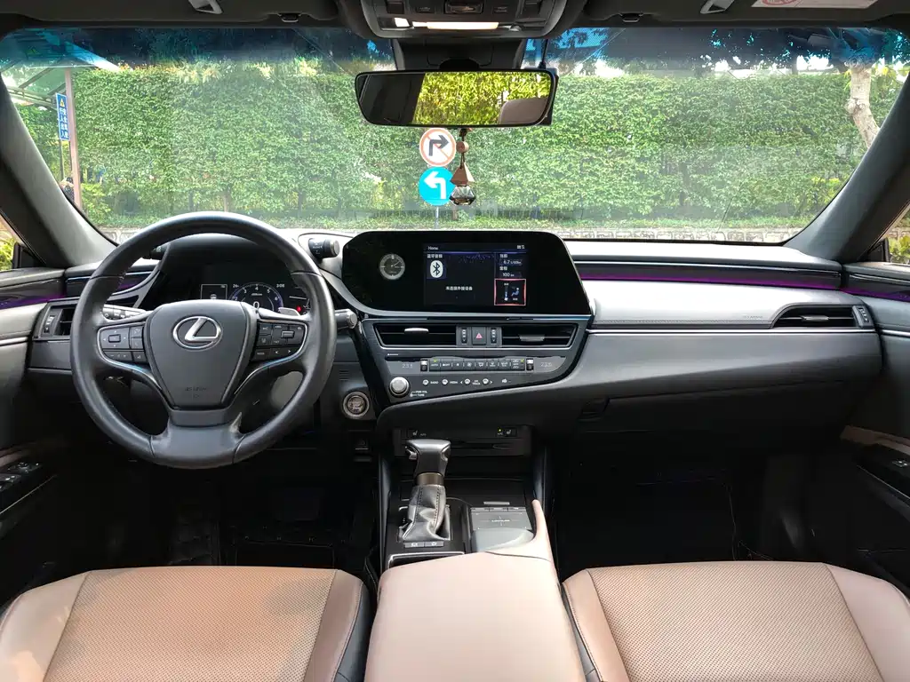 Lexus ES — фото 15