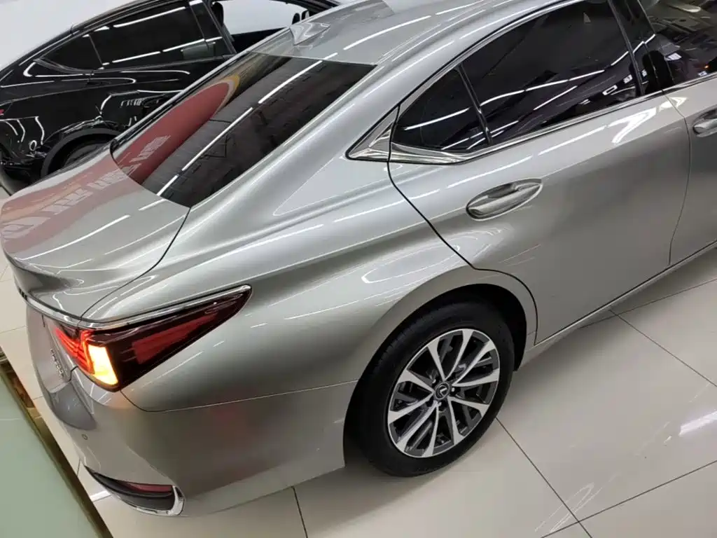 Lexus ES — фото 7