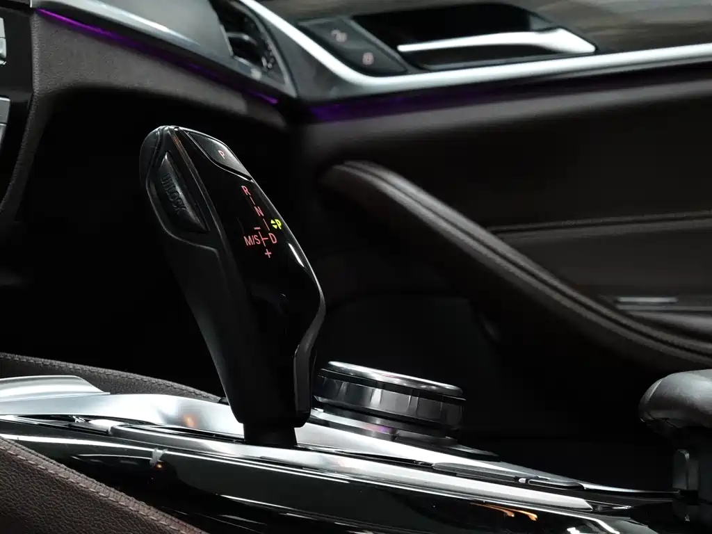 BMW 5 Series — фото 15