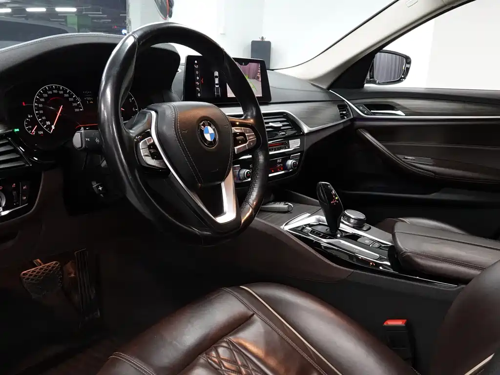 BMW 5 Series — фото 10