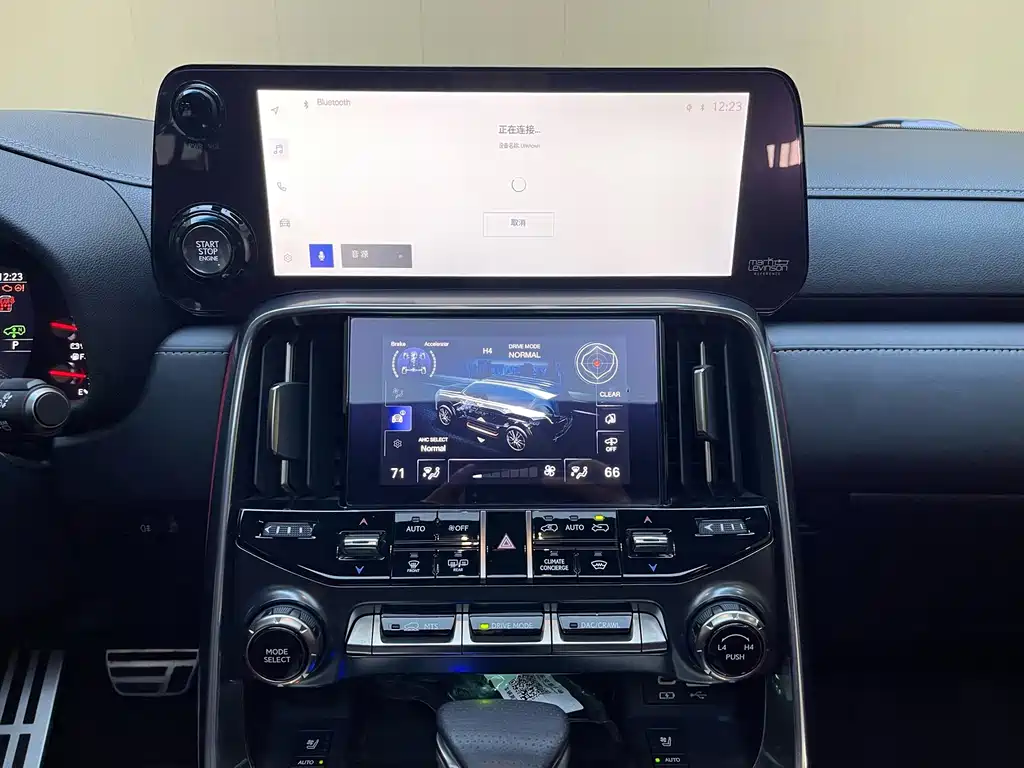 Lexus LX — фото 15