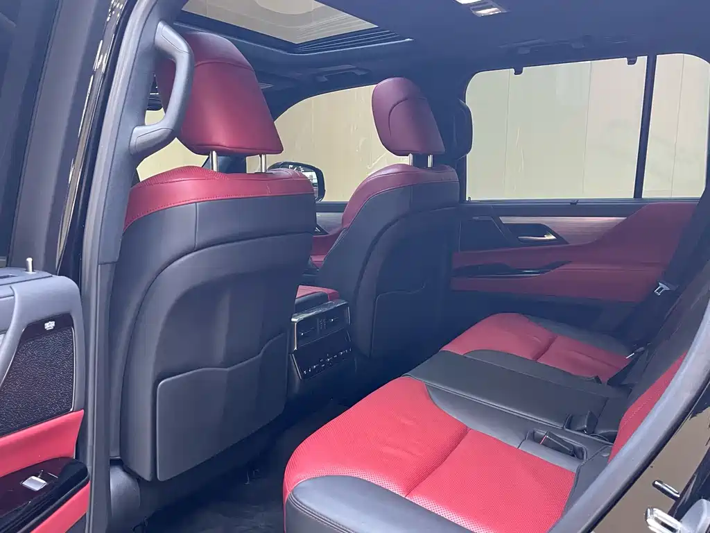 Lexus LX — фото 10