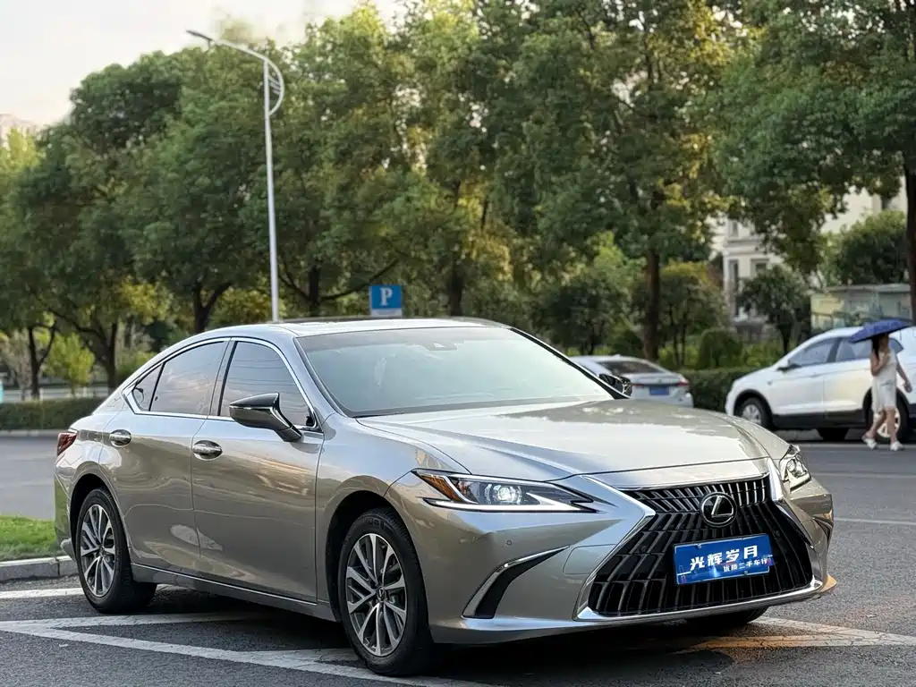 Lexus ES — фото 3