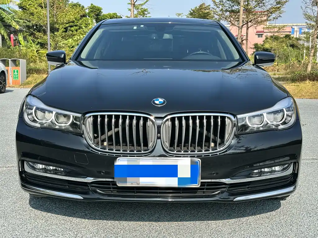 BMW 7 Series — фото 2