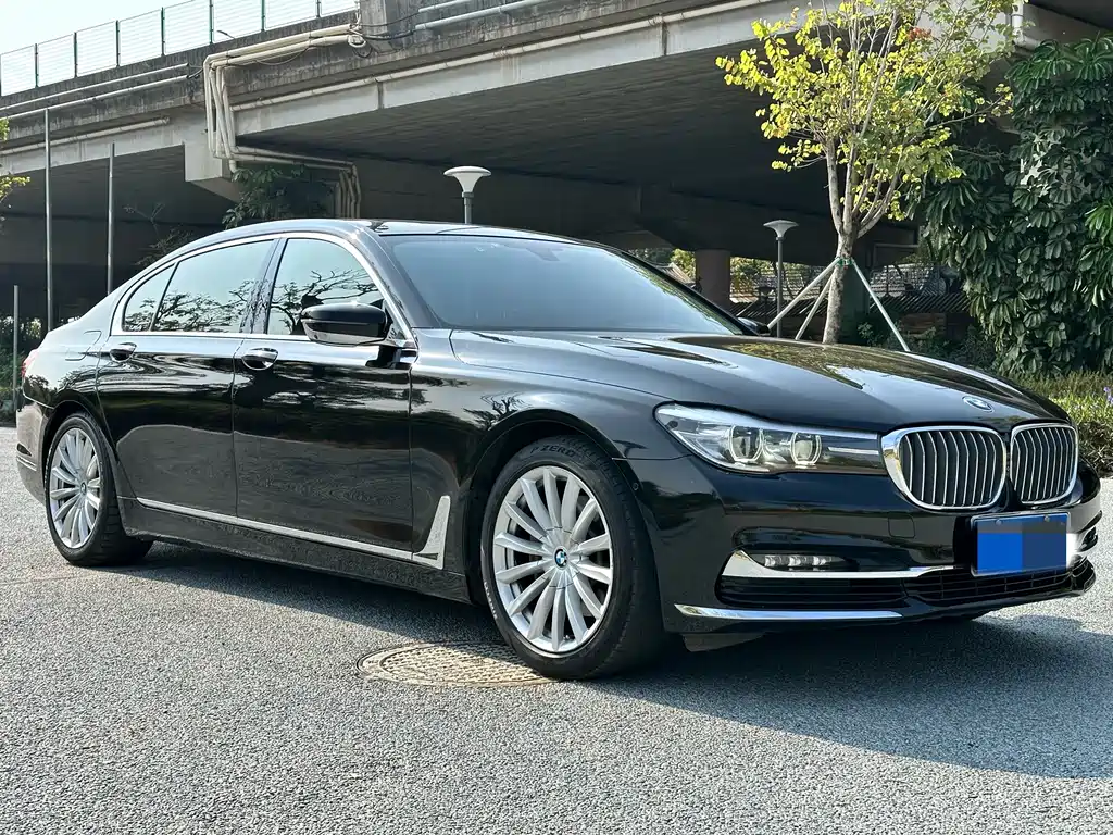 BMW 7 Series — фото 3