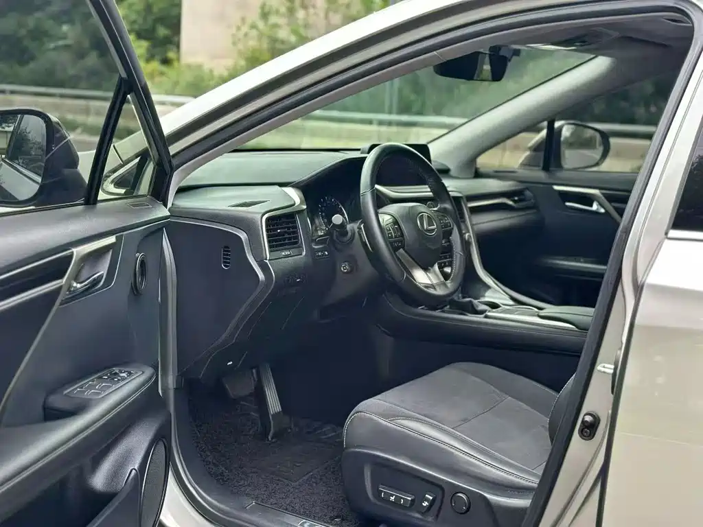 Lexus RX — фото 4