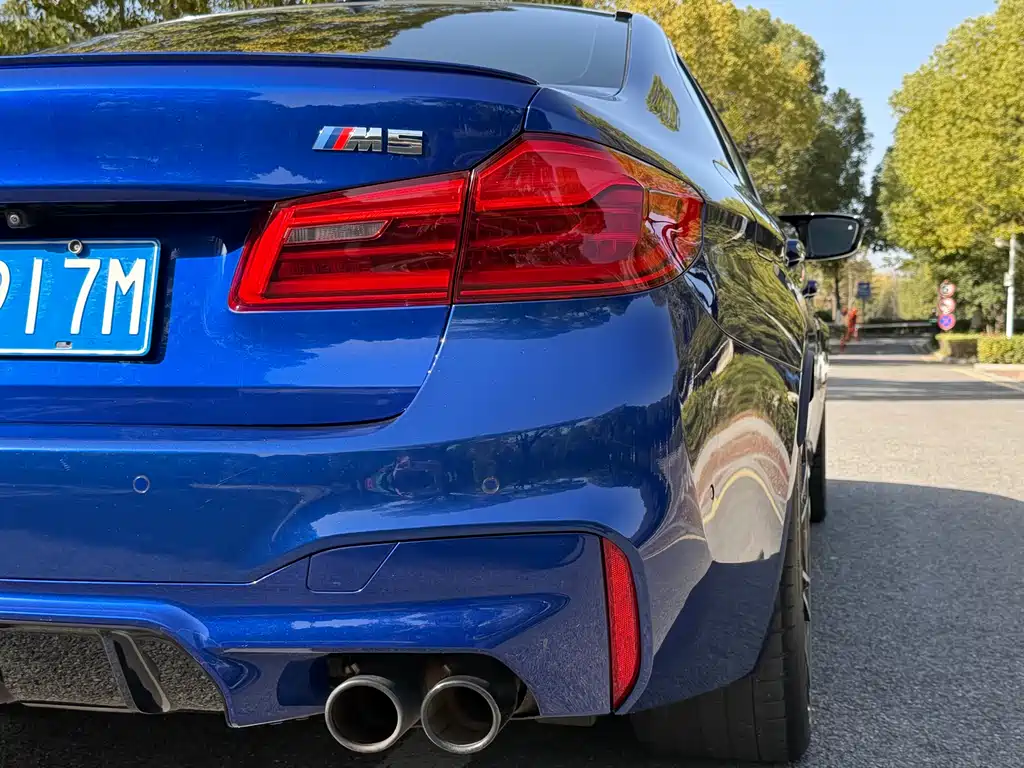 BMW M5 — фото 20