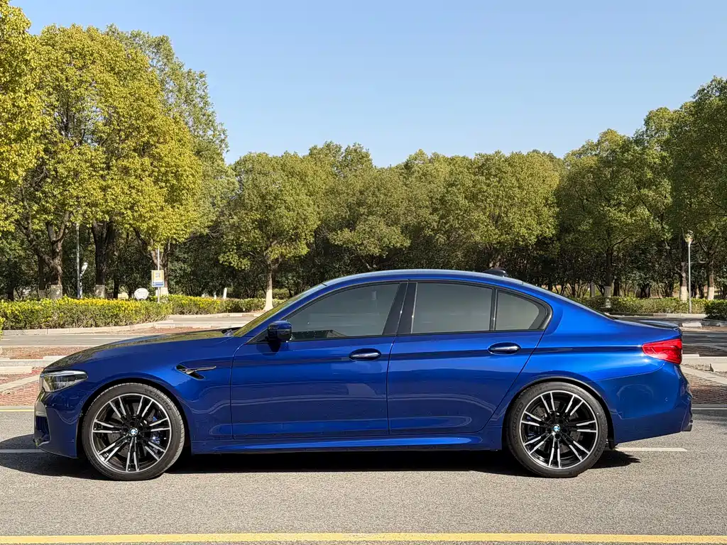 BMW M5 — фото 24