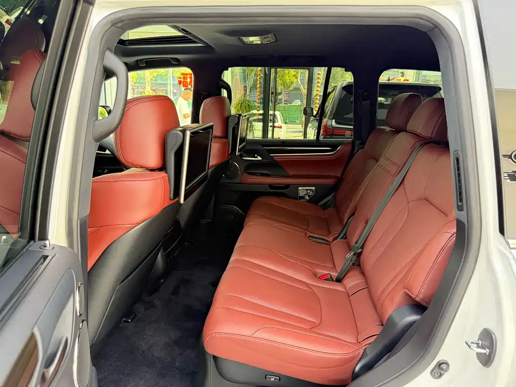 Lexus LX — фото 5