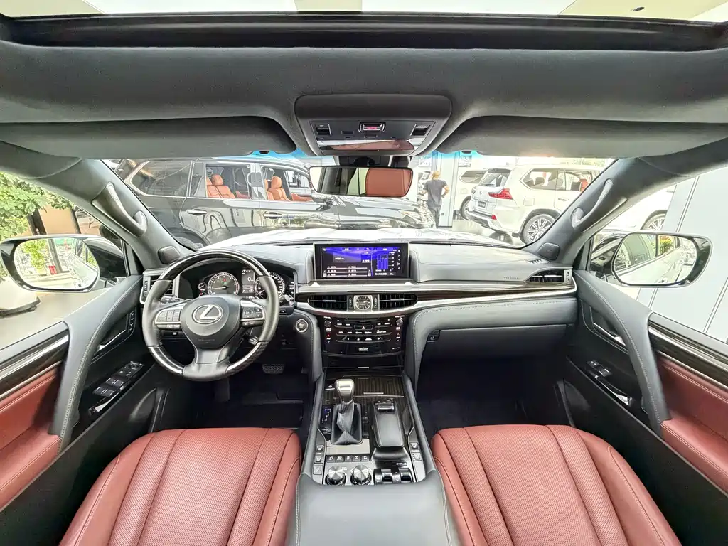Lexus LX — фото 6