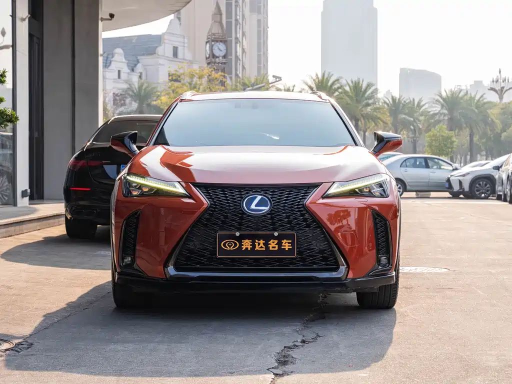 Lexus UX — фото 2